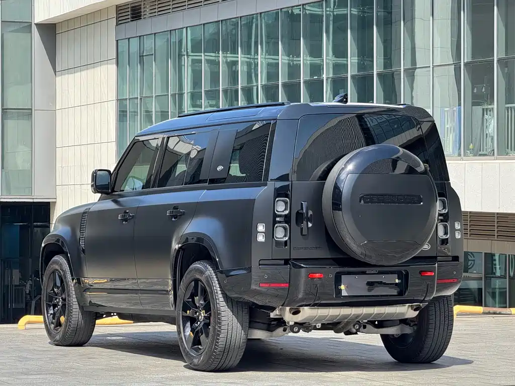 Land Rover Defender 2024 — фото 10
