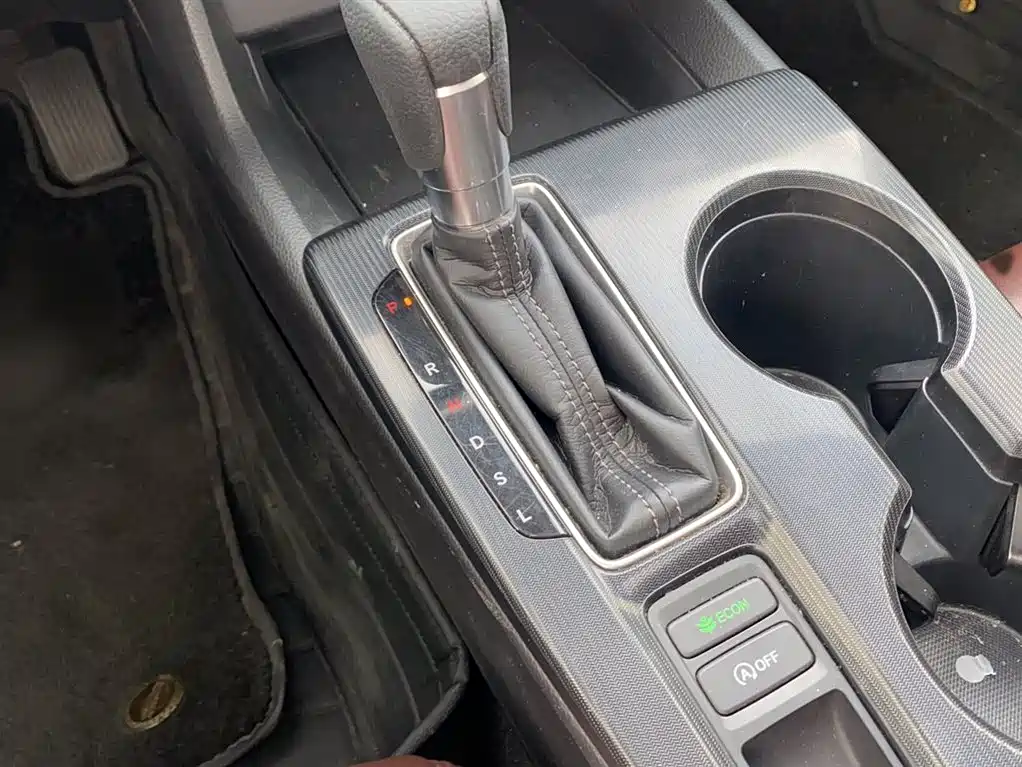 Honda Civic 2022 — фото 11