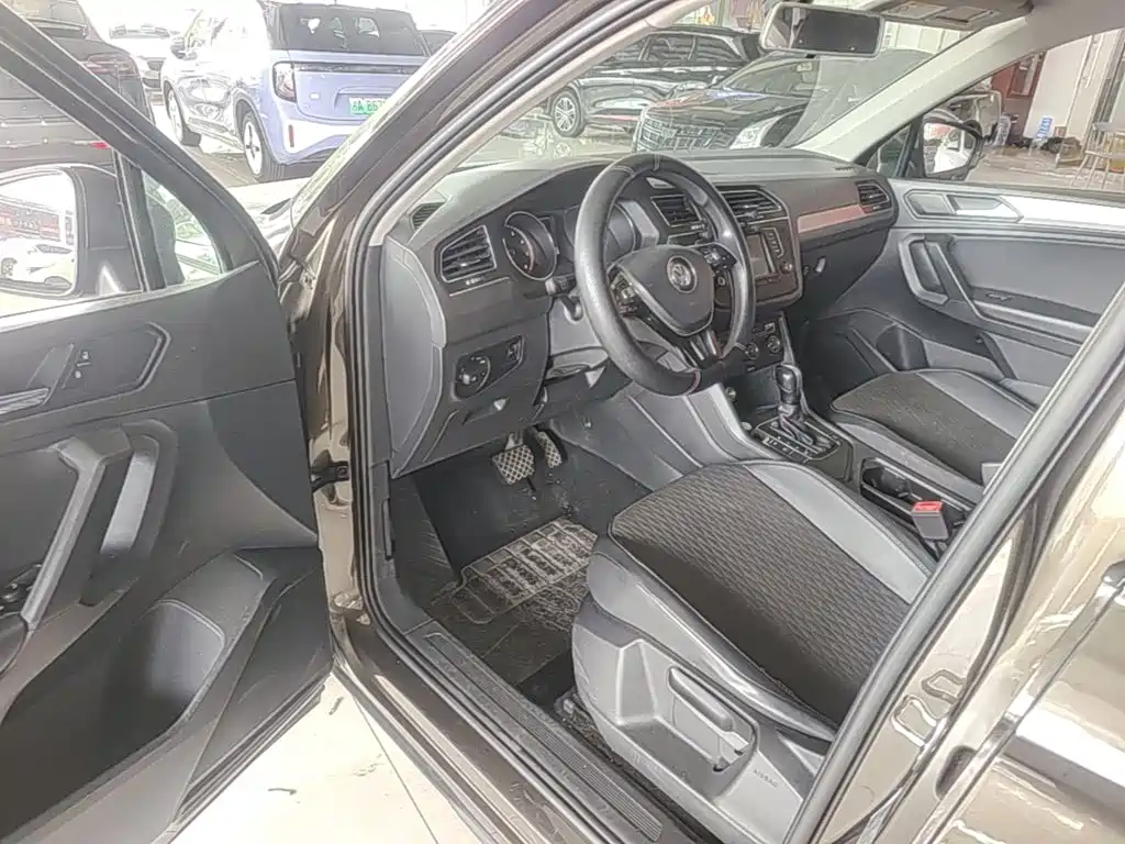 Volkswagen Tiguan L 2018 — фото 16