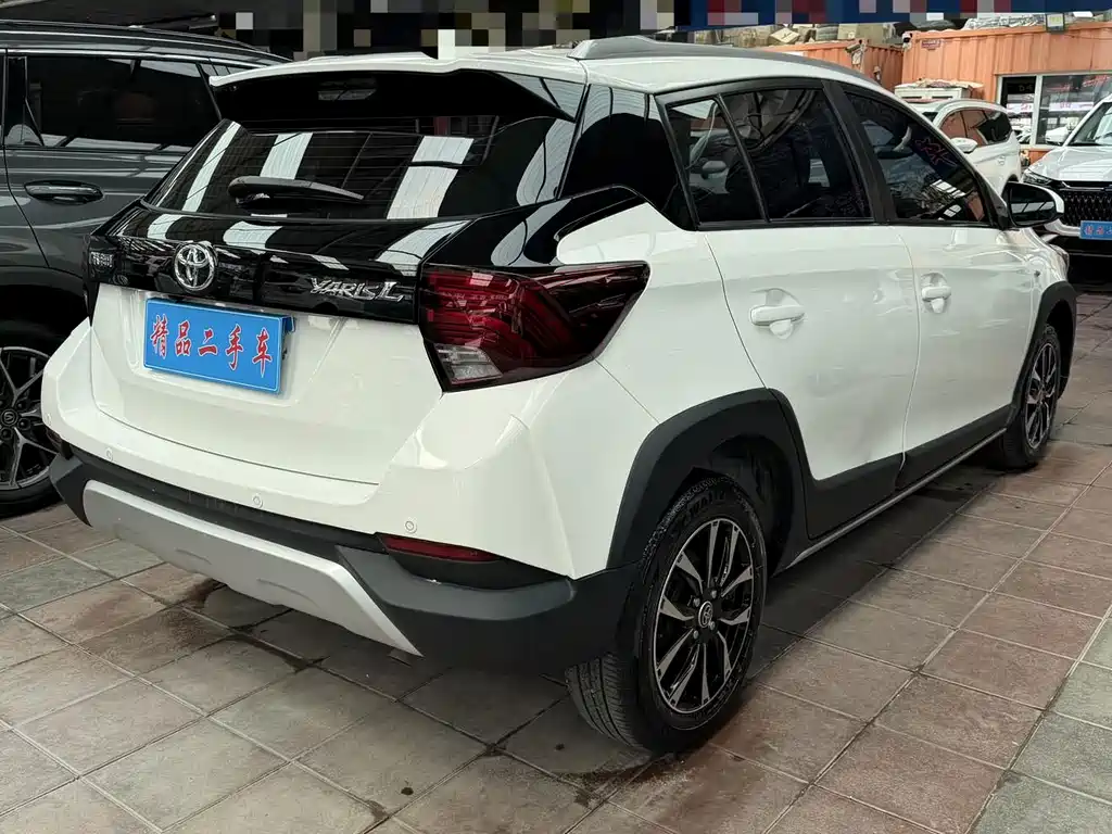 Toyota Yaris L 2022