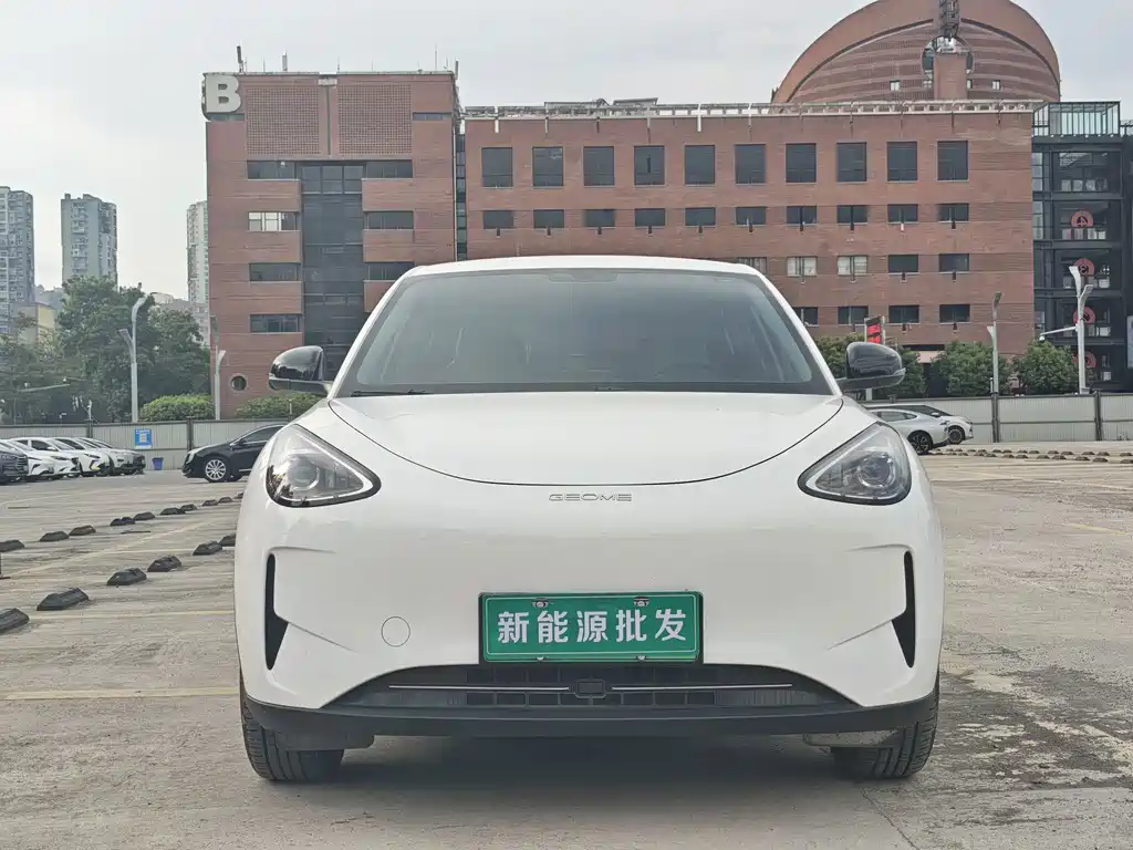 Geely Galaxy Starwish 2025 — фото 2