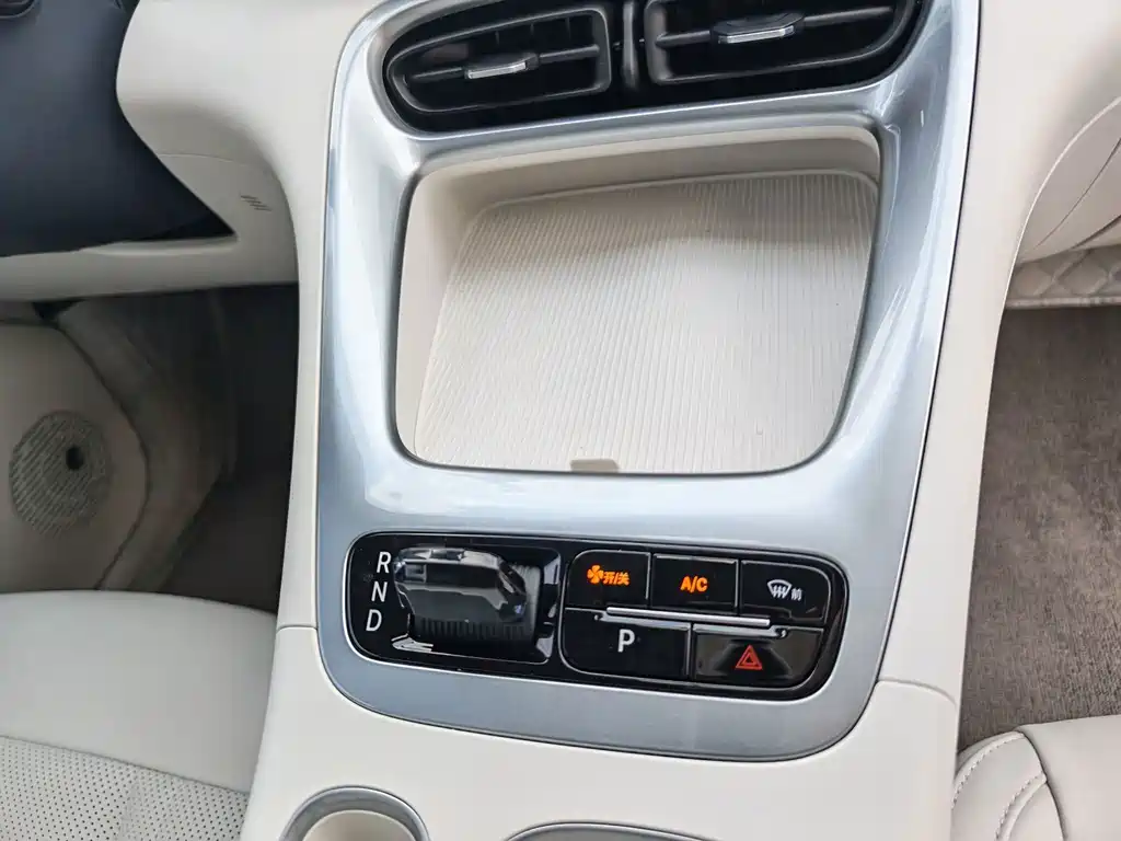 Geely Galaxy Starwish 2025 — фото 10