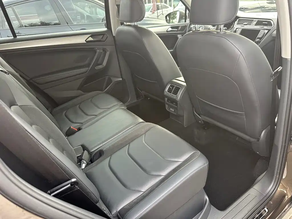 Volkswagen Tiguan L 2018 — фото 10