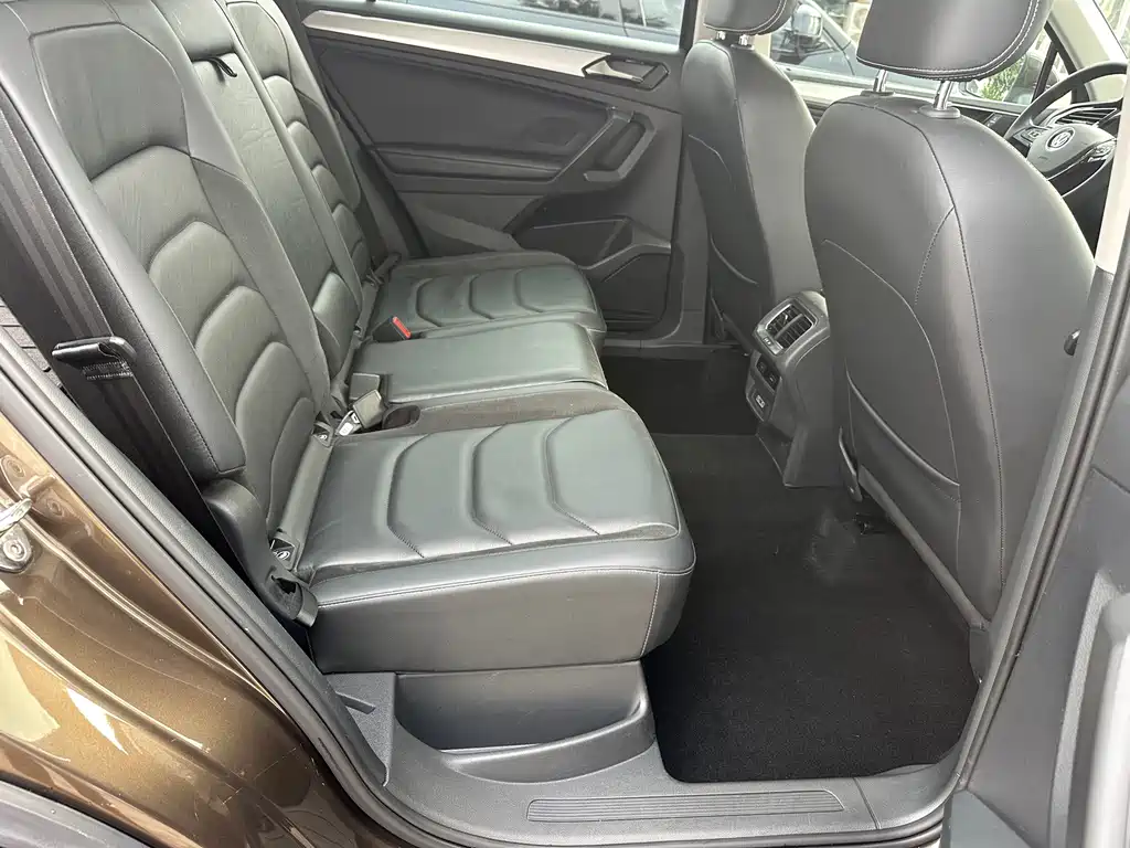 Volkswagen Tiguan L 2018 — фото 12