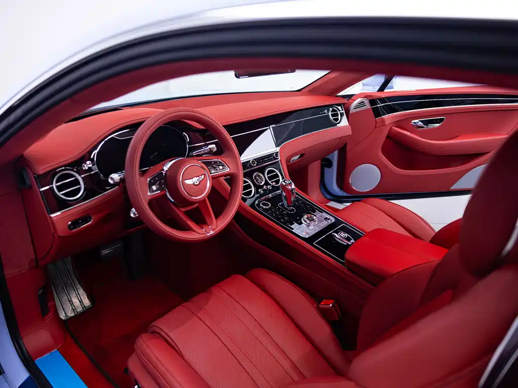 Bentley Continental 2023 — фото 19