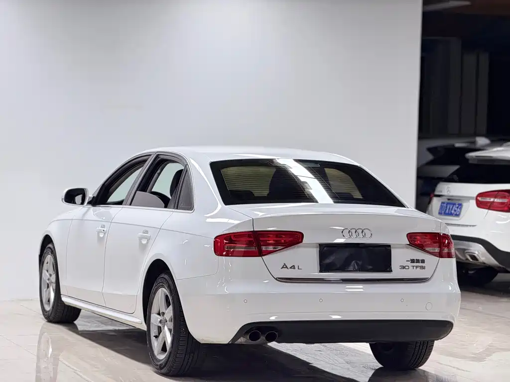 Audi A4L 2015 — фото 5