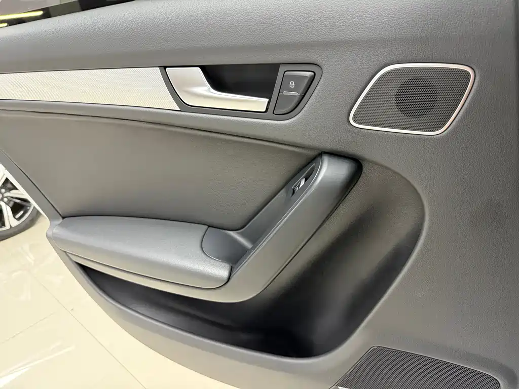 Audi A4L 2015 — фото 10