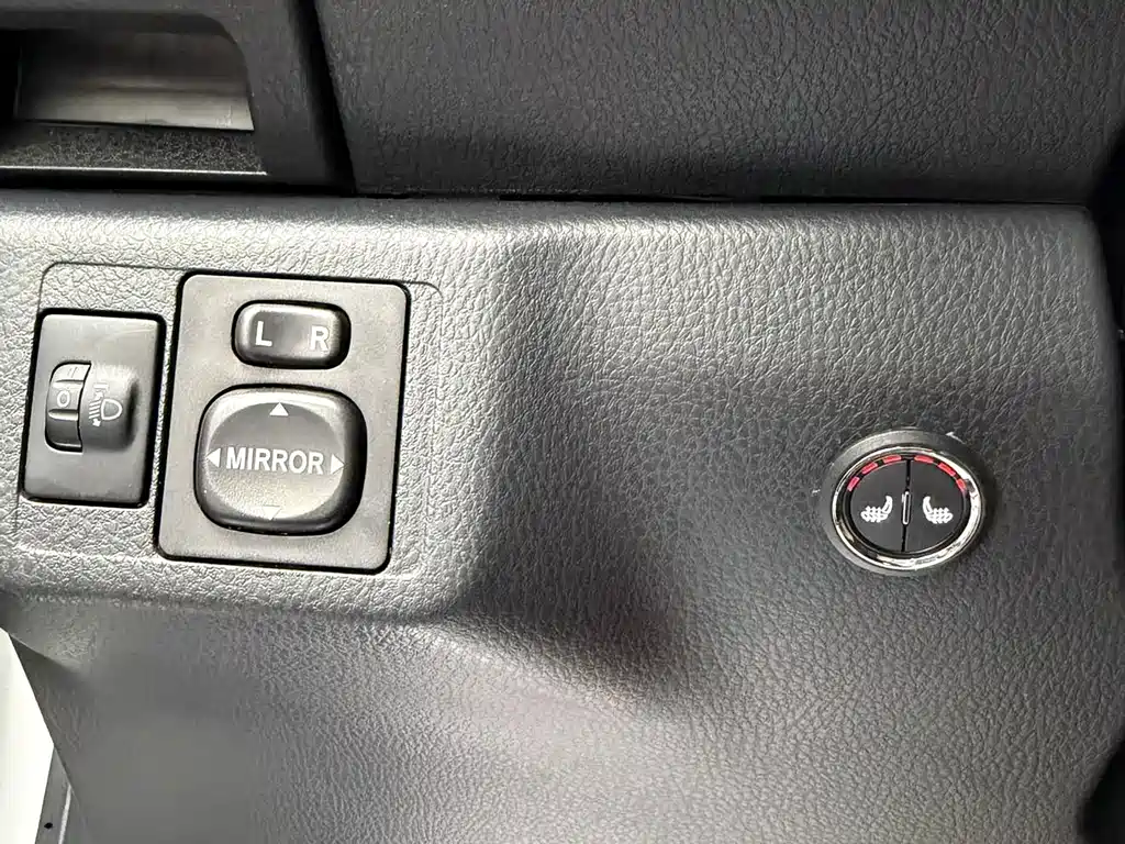 Toyota Yaris L 2022 — фото 11