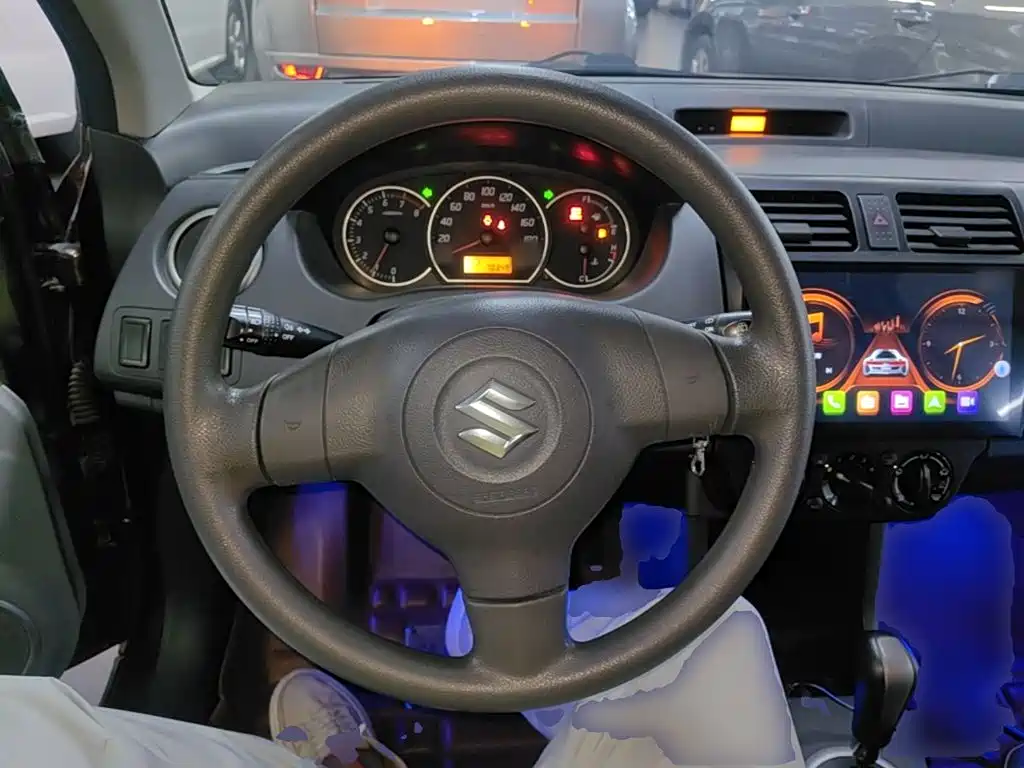 Suzuki Swift 2015 — фото 11