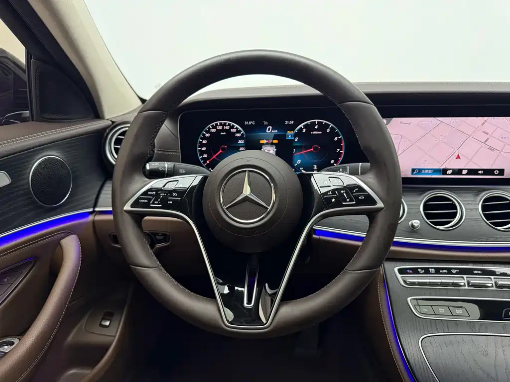 Mercedes-Benz E-Class 2023 — фото 8