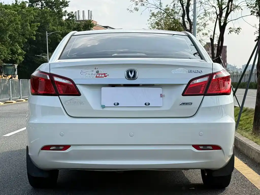 Changan Eado 2014 — фото 11