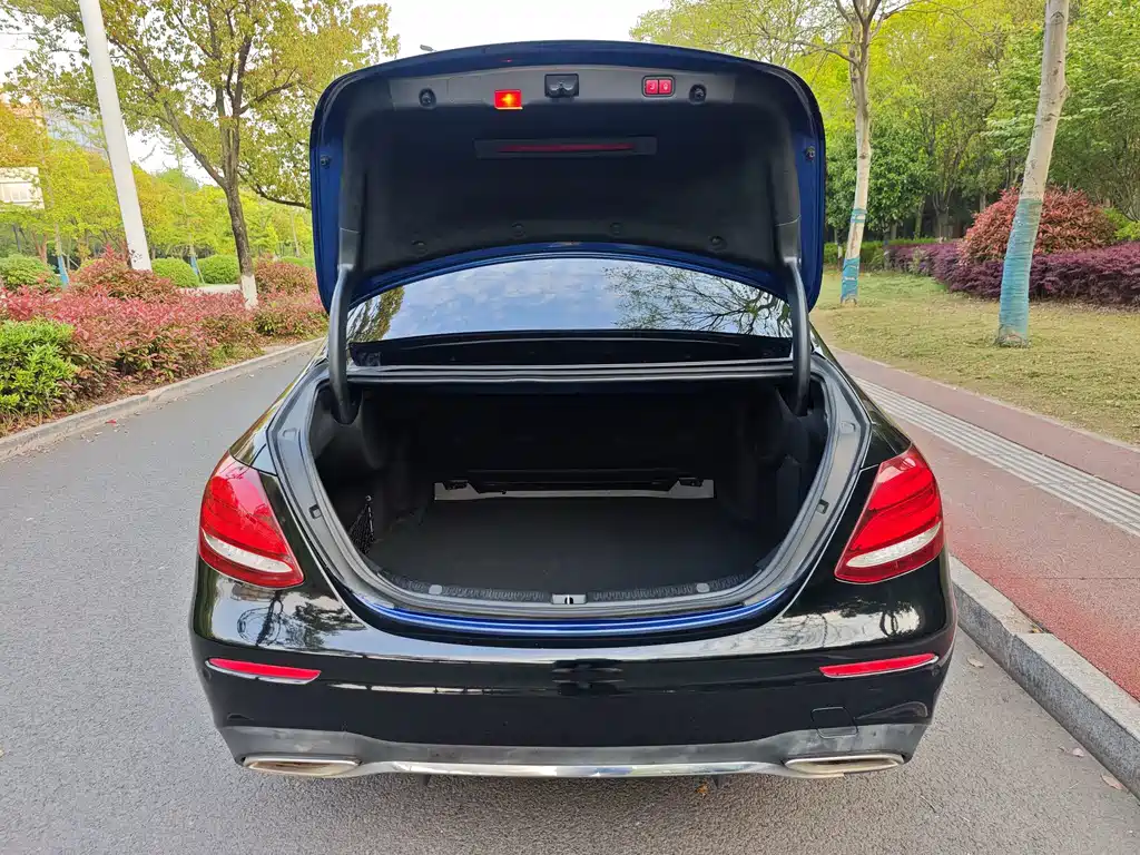 Mercedes-Benz E-Class 2020 — фото 14