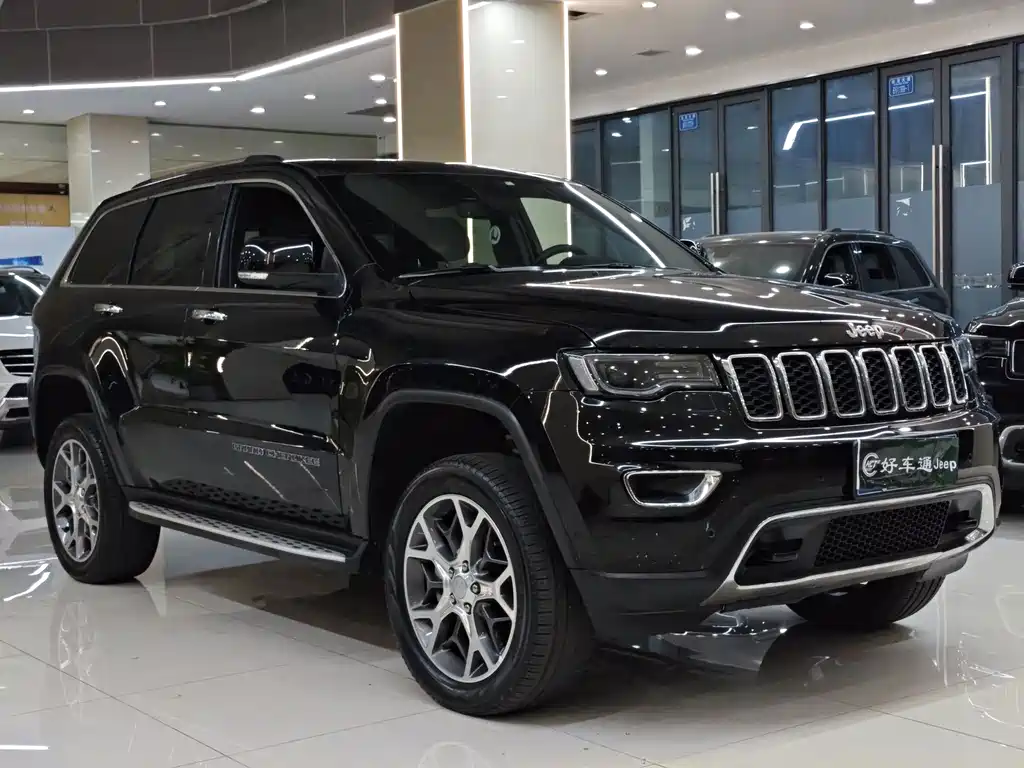 Jeep Grand Cherokee 2021 — фото 2