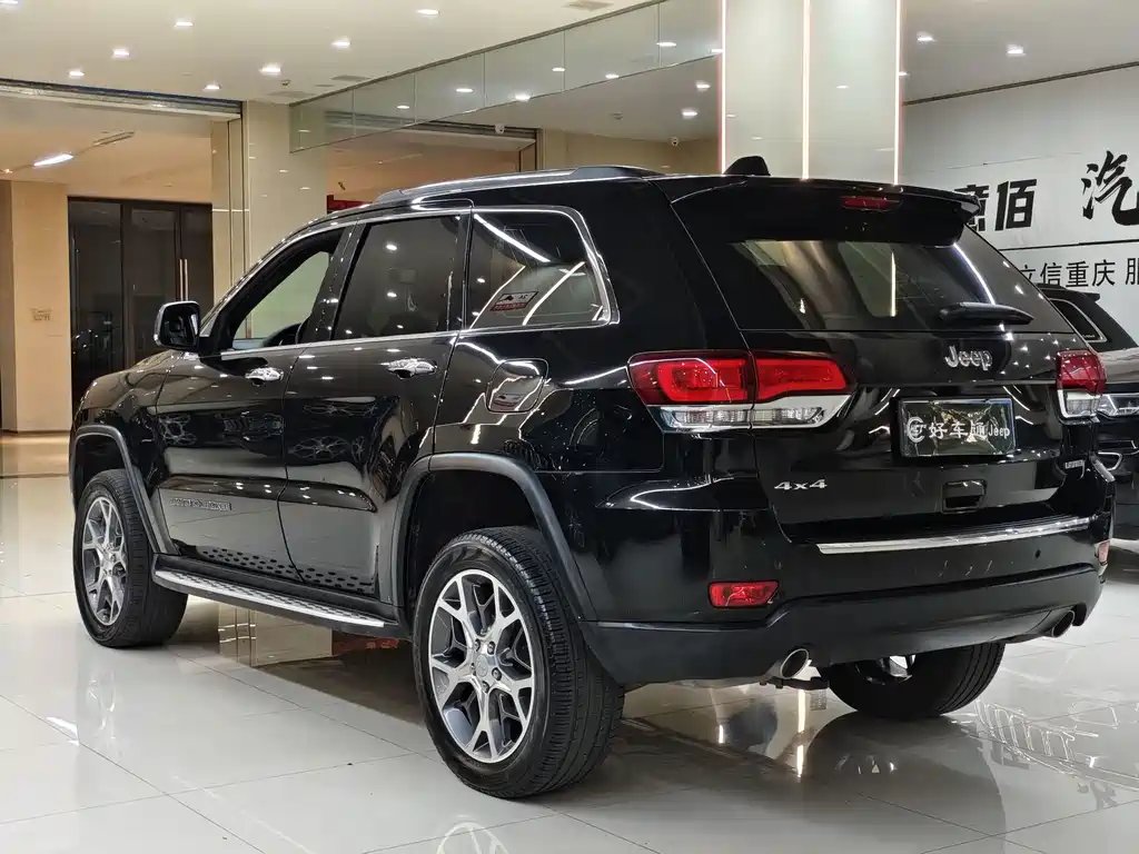 Jeep Grand Cherokee 2021 — фото 17