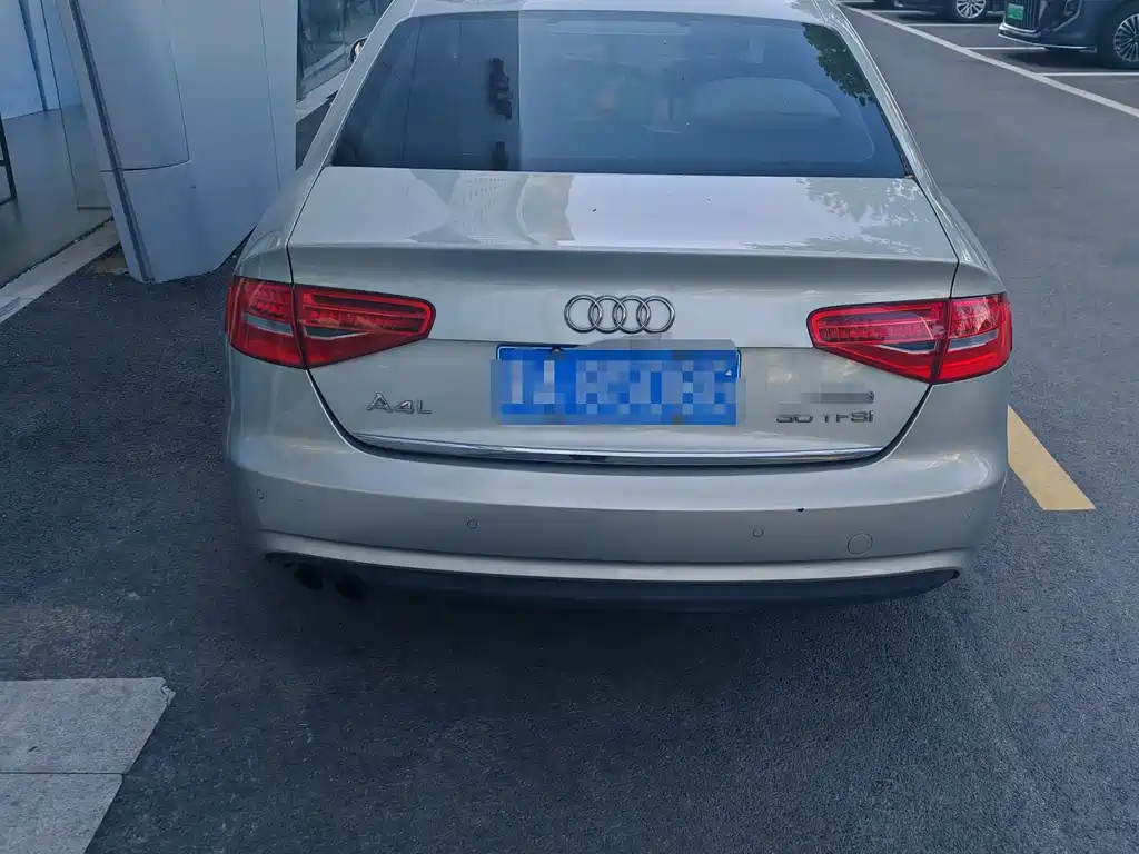 Audi A4L 2016