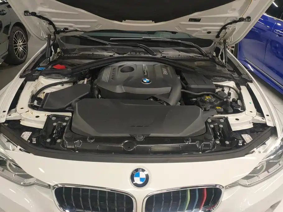 BMW 3 Series 2017 — фото 10