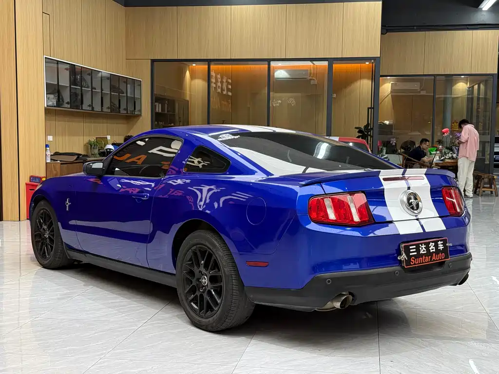 Ford Mustang 2013 — фото 4