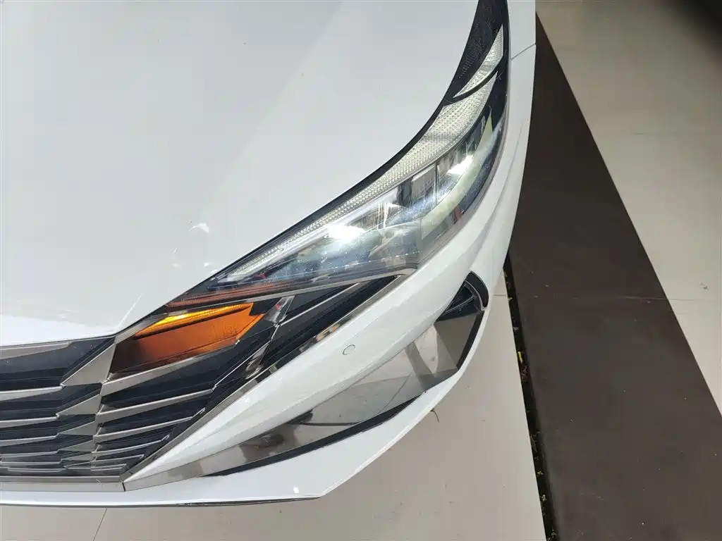 Hyundai Elantra 2021 — фото 24