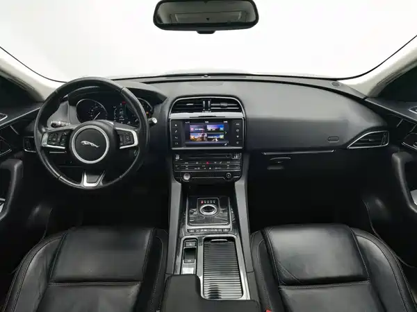 Jaguar F-PACE 2018
