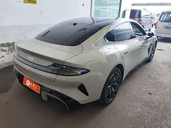 Xiaomi SU7 2024