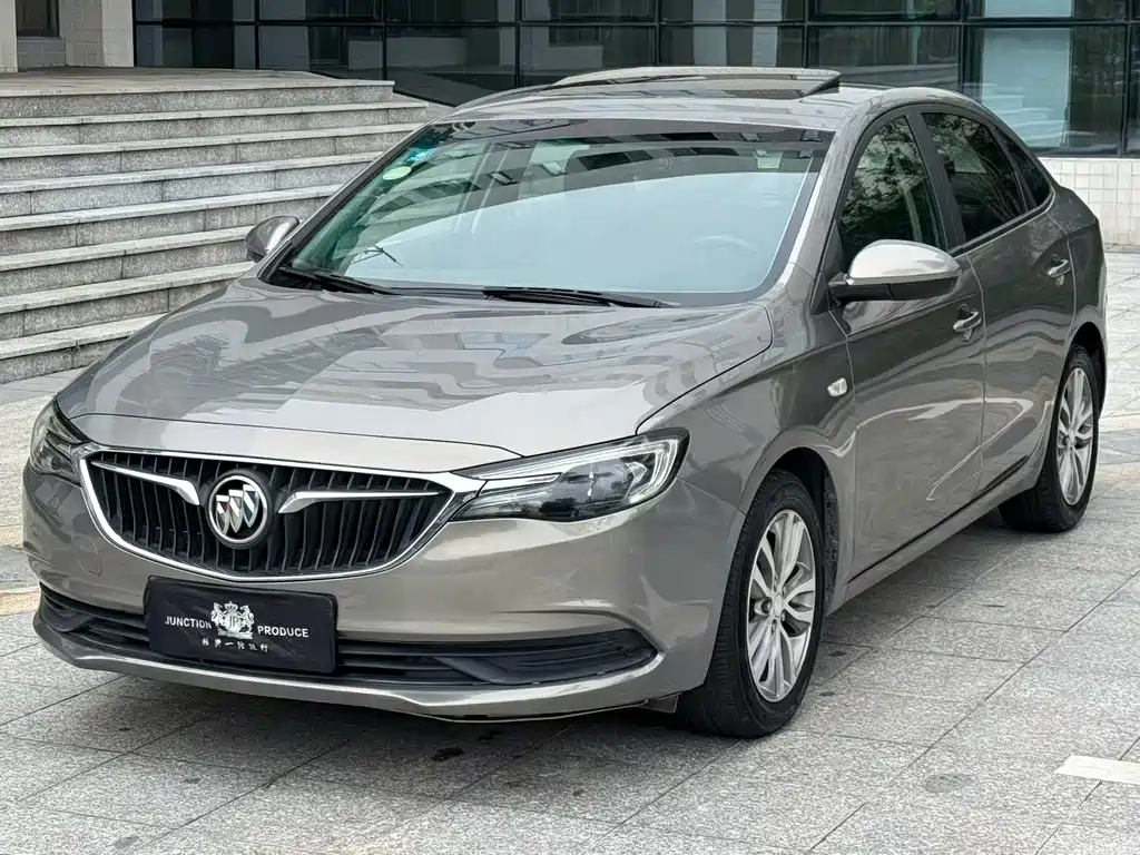 Buick Excelle 2018 — фото 1