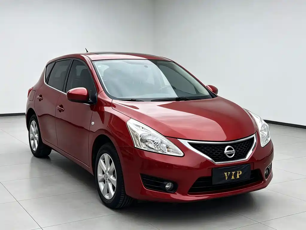 Nissan Tiida 2015 — фото 3