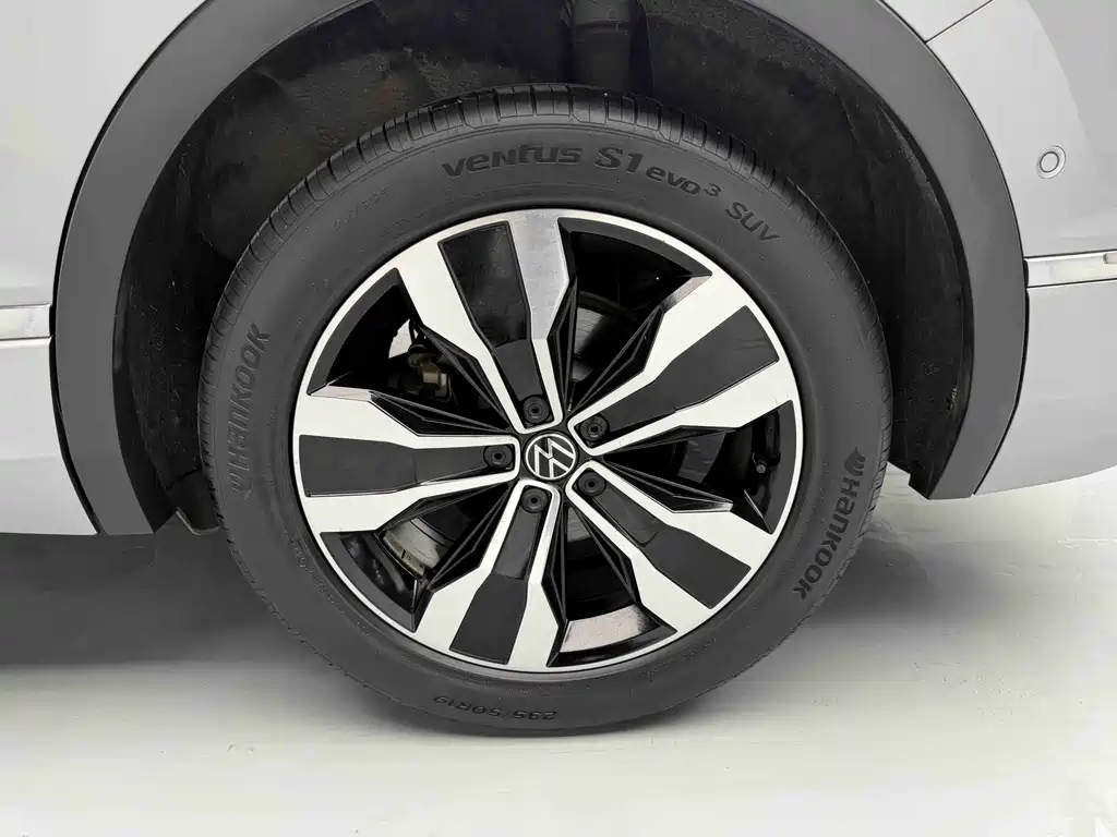 Volkswagen Tiguan L 2022 — фото 11