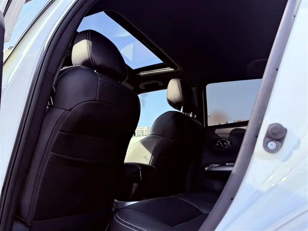 Infiniti ESQ 2019 — фото 18