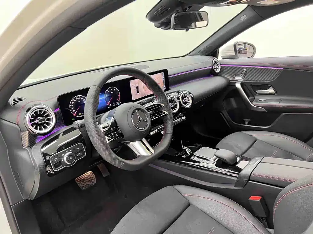 Mercedes-Benz A-Class 2024 — фото 9
