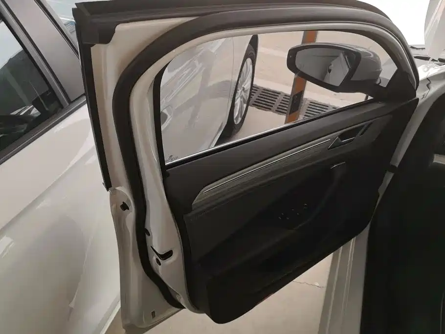 Volkswagen Sagitar 2023