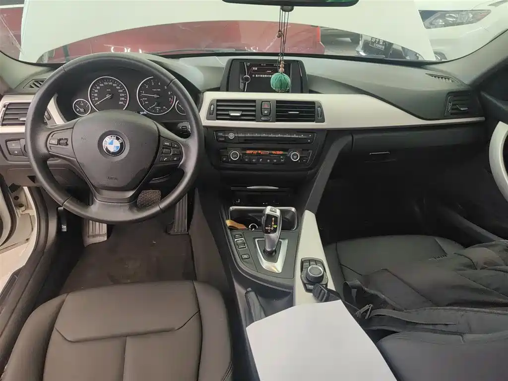 BMW 3 Series 2015 — фото 10