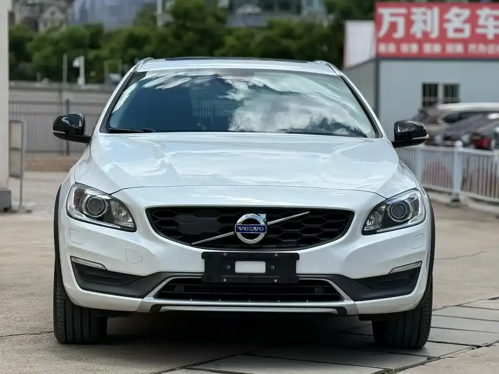 Volvo V60 2016 — фото 2