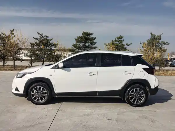 Toyota Yaris L 2021