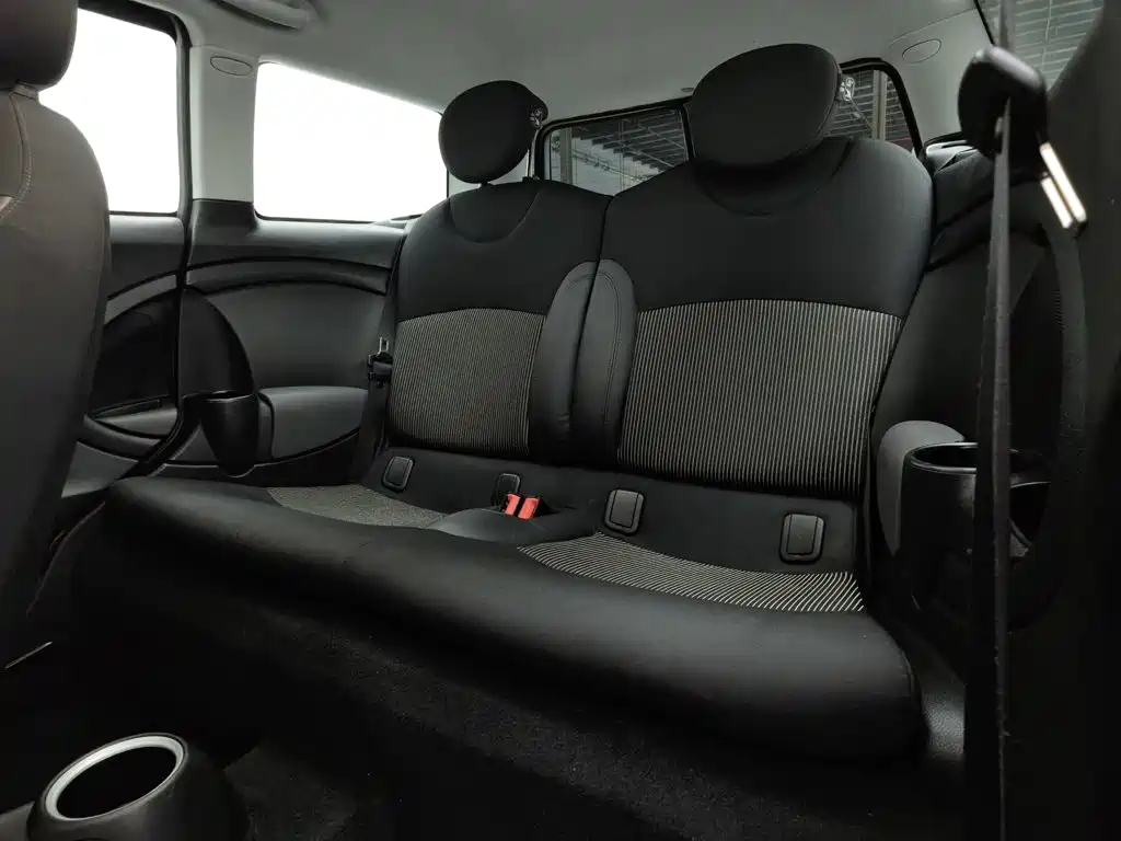 MINI Clubman 2010 — фото 15