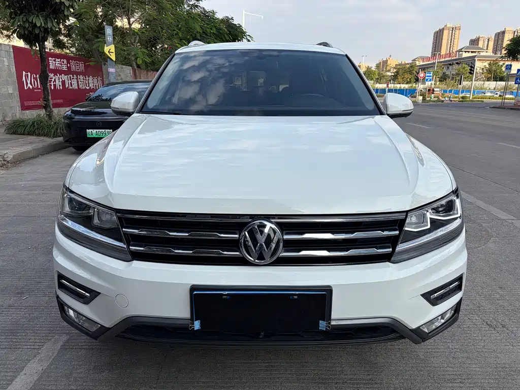 Volkswagen Tiguan L 2019 — фото 2