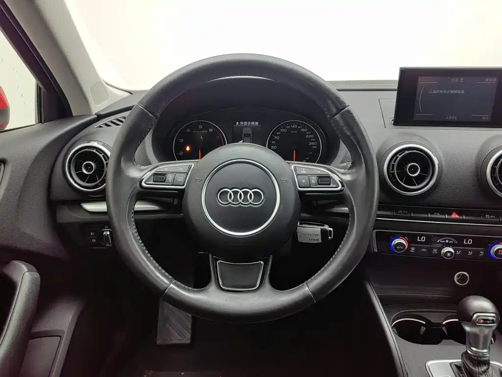 Audi A3 2015 — фото 11
