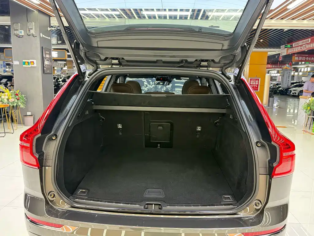 Volvo XC60 2020 — фото 11