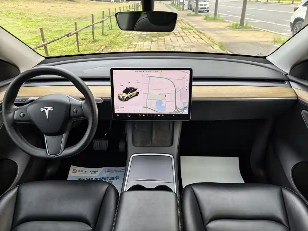 Tesla Model Y 2021 — фото 13