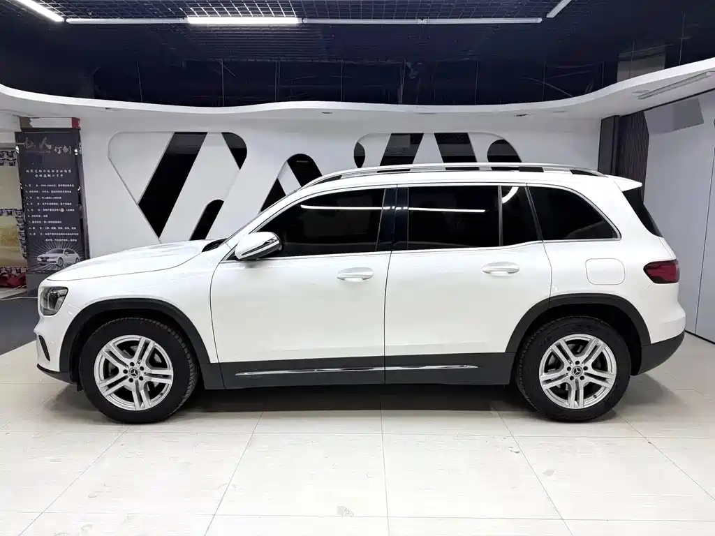 Mercedes-Benz GLB 2021
