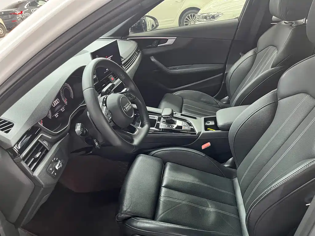 Audi A4L 2020