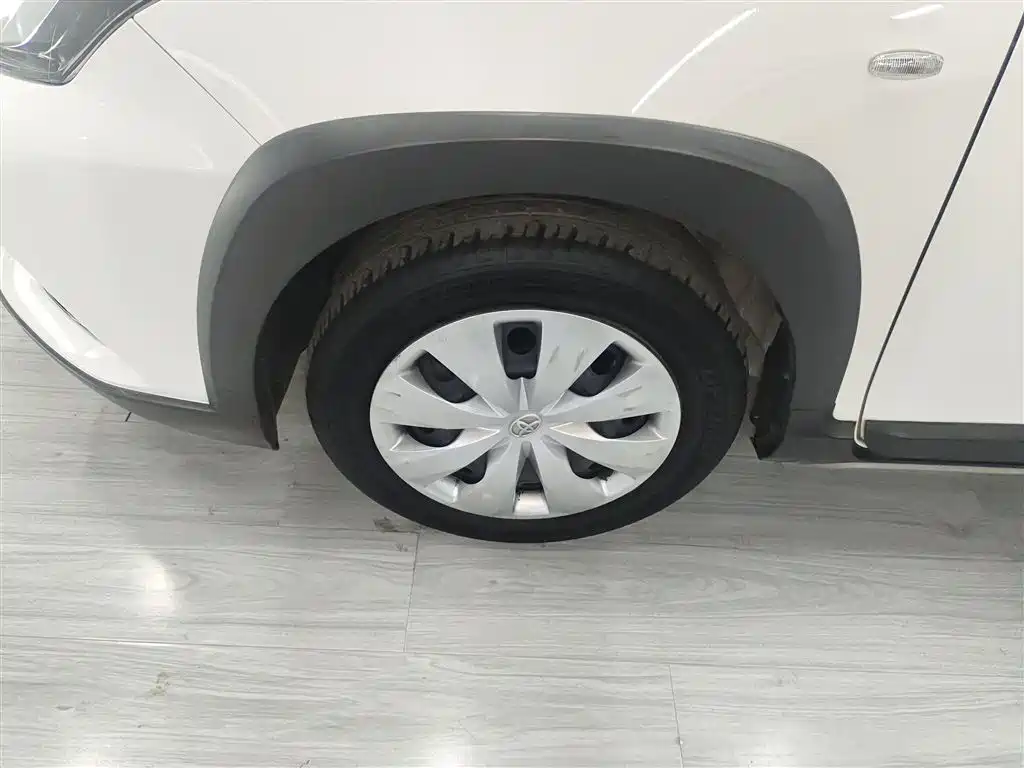 Toyota Yaris L 2023 — фото 23