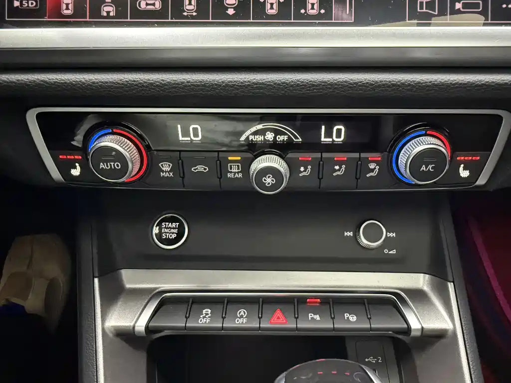 Audi Q3 2023 — фото 14