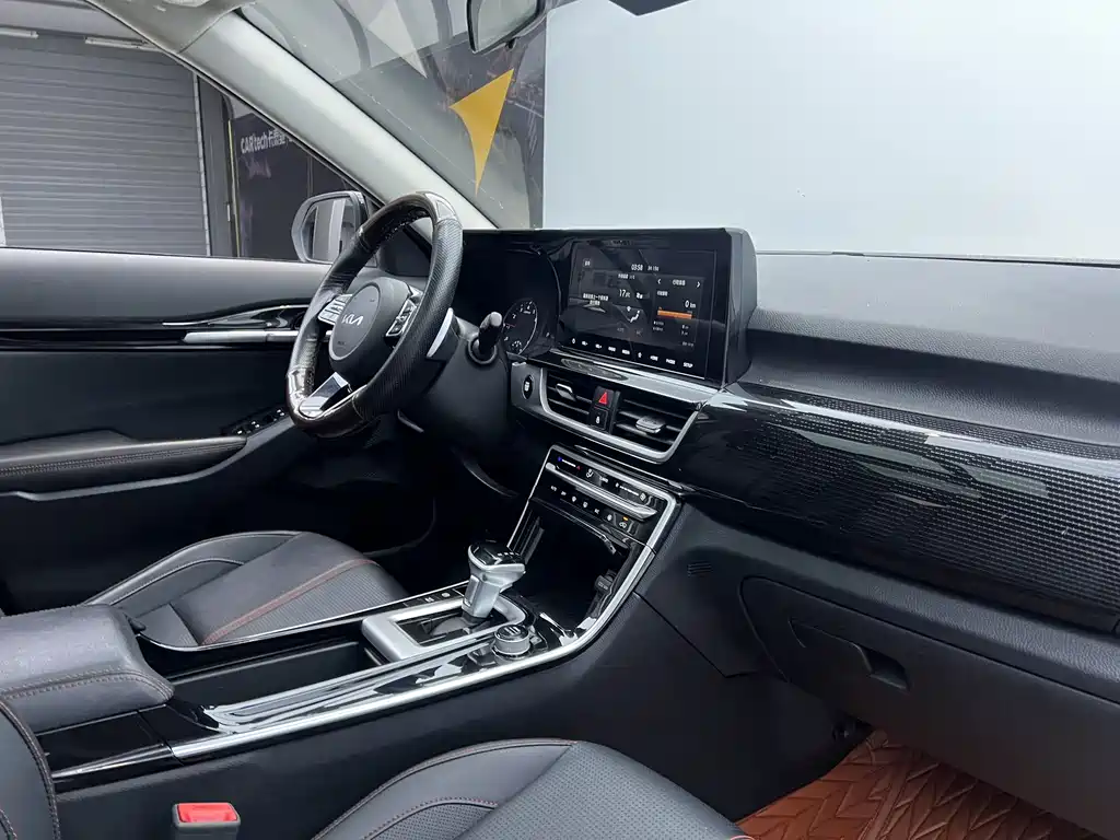 Kia KX3 2023 — фото 15