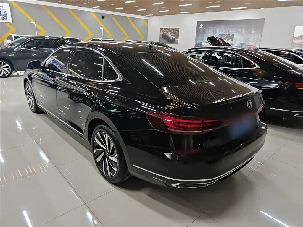 Volkswagen Passat 2022 — фото 13