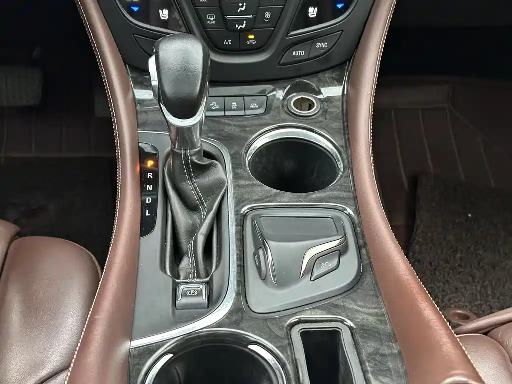 Buick Envision Plus 2015 — фото 12