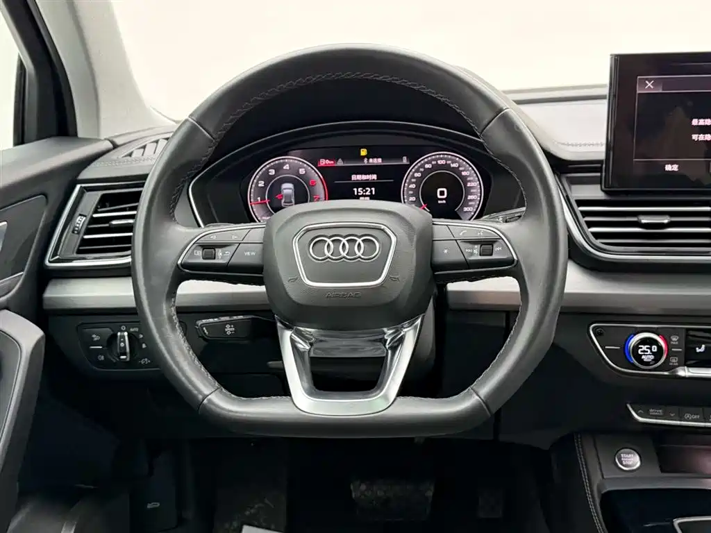 Audi Q5L 2023 — фото 26