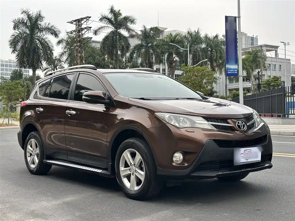 Toyota RAV4 2014 — фото 22