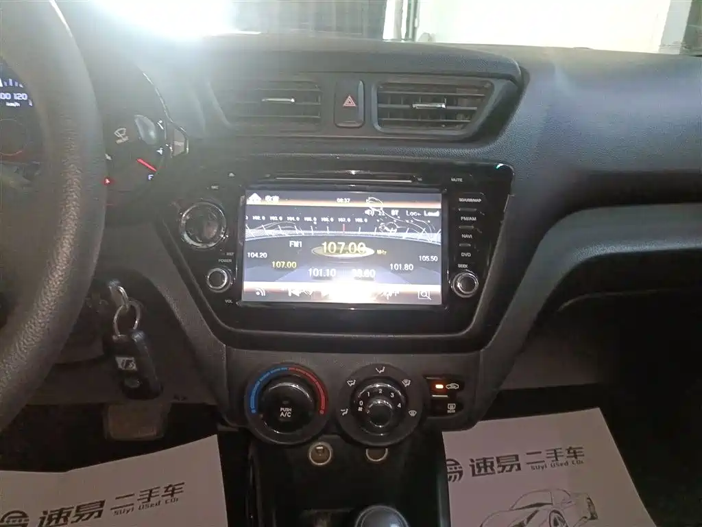 Kia K2 2014 — фото 13