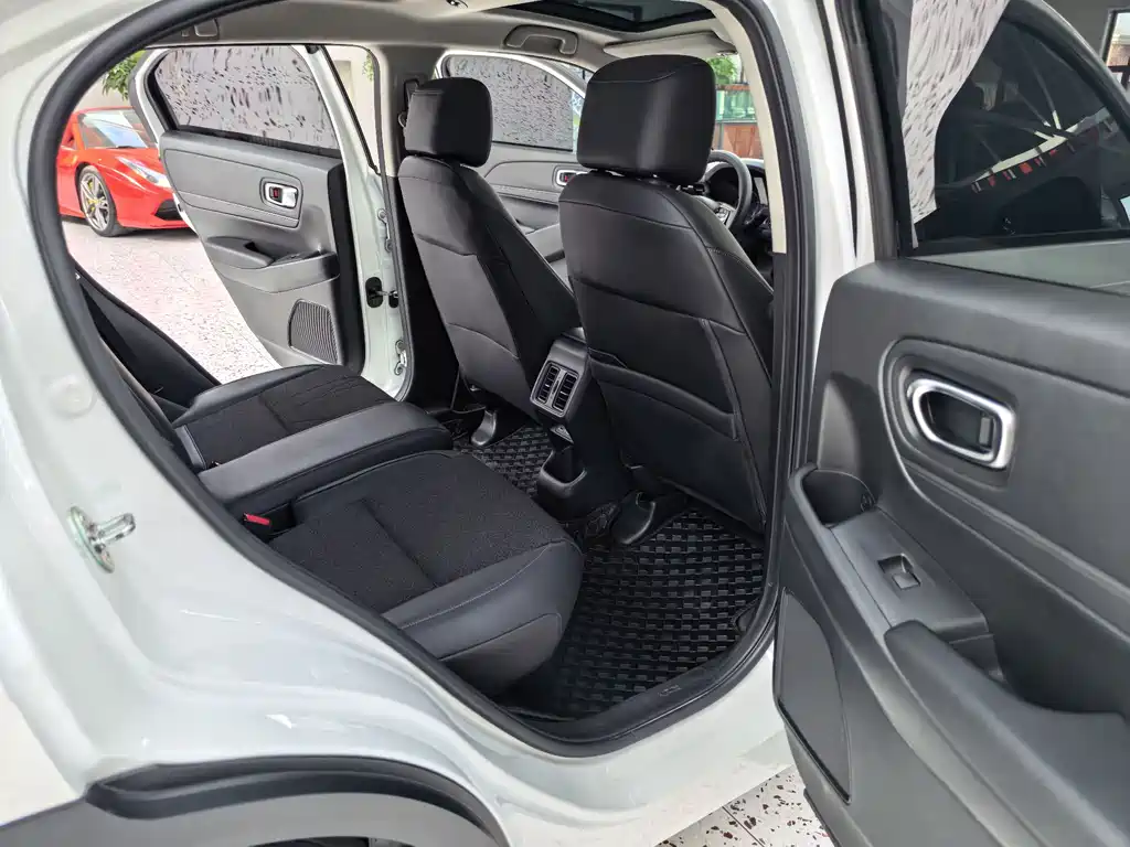 Honda Vezel 2023 — фото 11