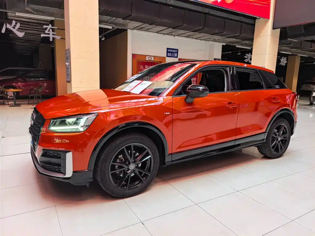 Audi Q2L 2019 — фото 1